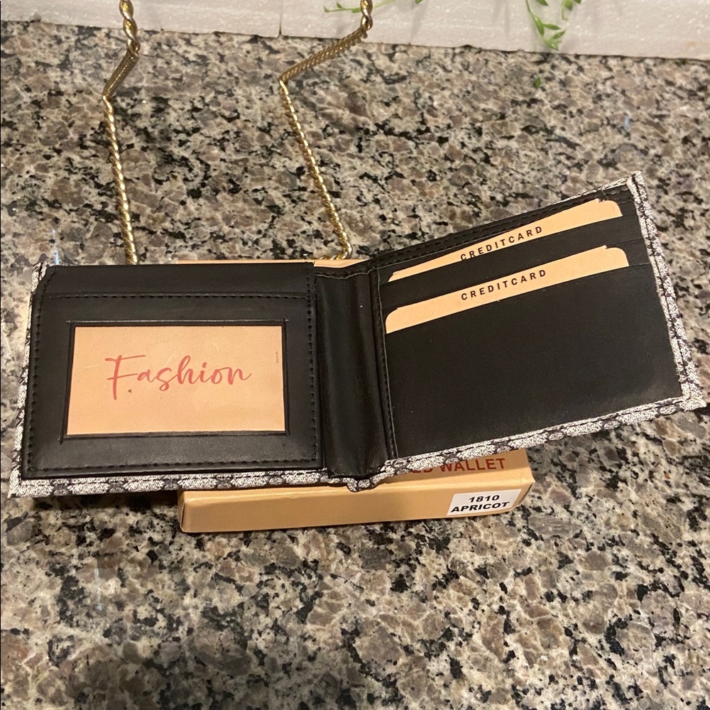 NWT Boxed Bifold Wallet - Picture 10 of 13